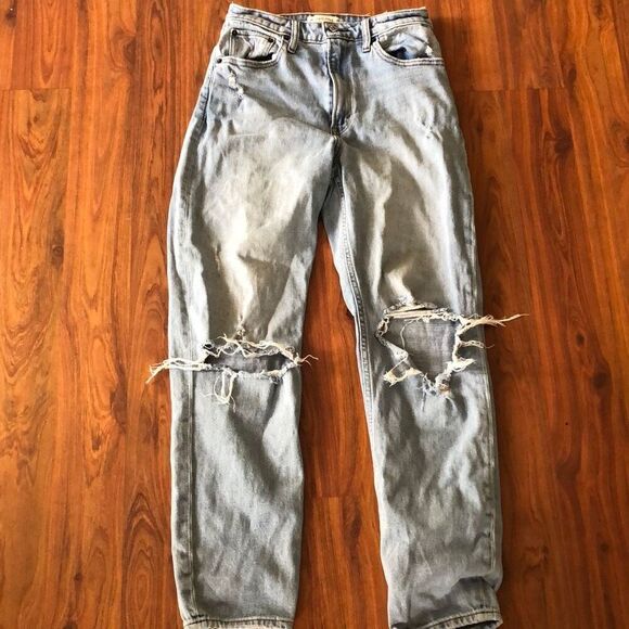 Abercrombie and Fitch the Mom  high-rise curve, love, jeans, distressed, size 26 - Picture 1 of 4